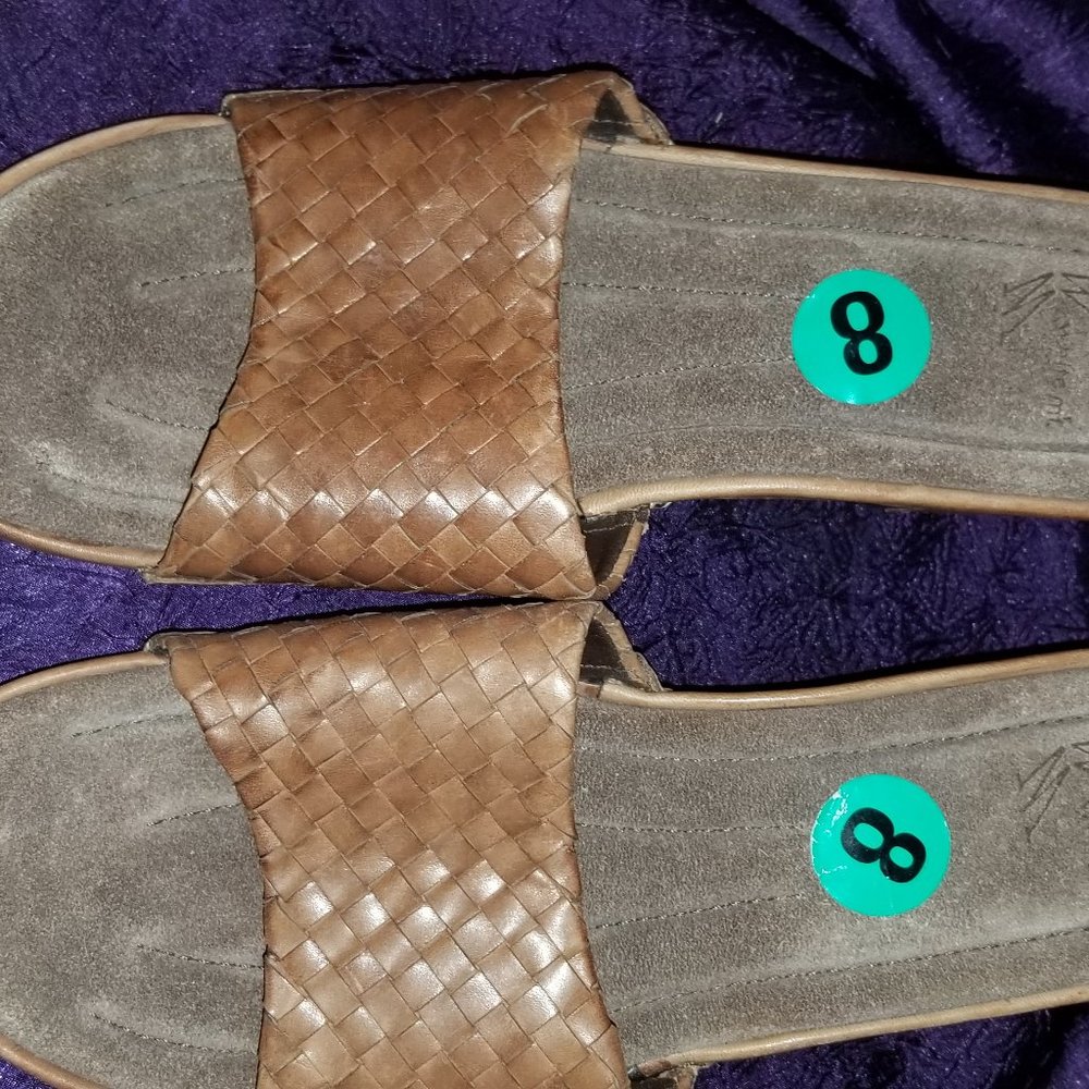 White Mountain Size 8 Sandals - NEW